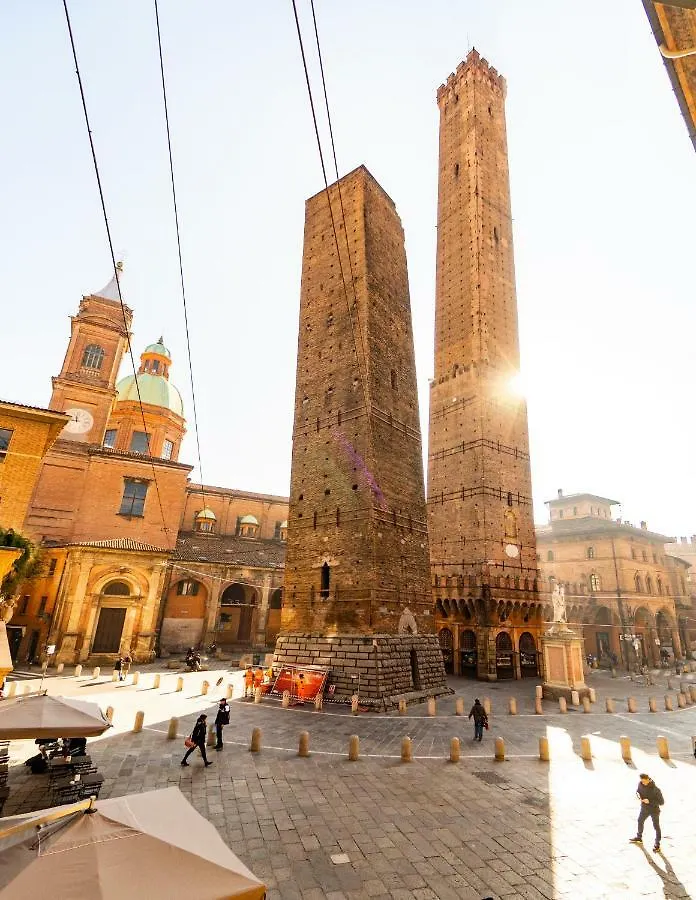 Asinelli Suite, Privilegiata Vista Sulle Due Torri Bologna Apartment