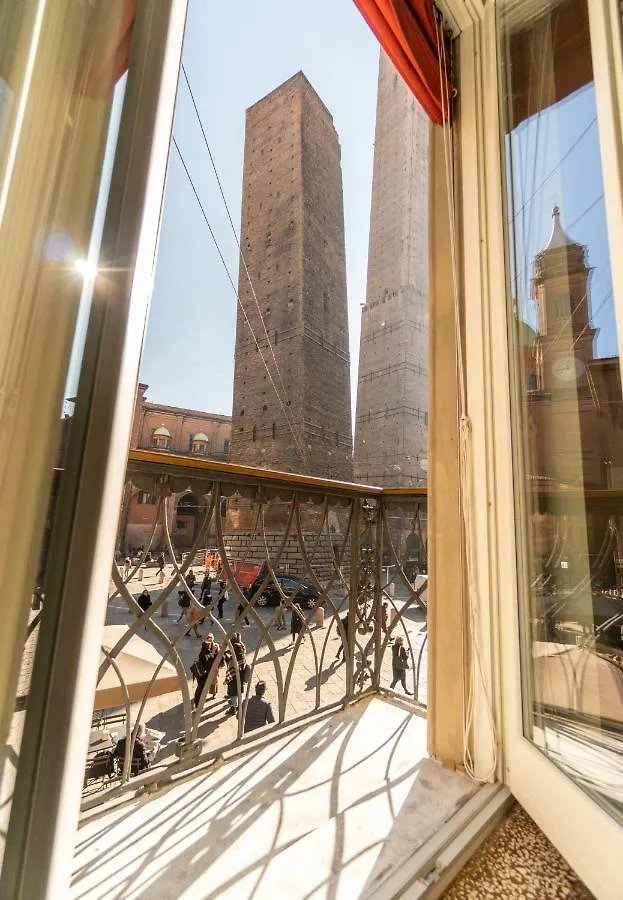 Appartamento Asinelli Suite, privilegiata vista sulle due Torri Bologna